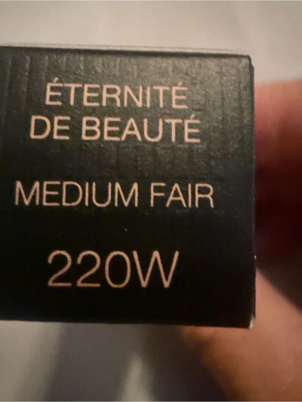 Shade label on foundation/face product